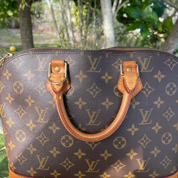 Louis Vuitton Brown Monogram Handbag - Picture 5 of 12